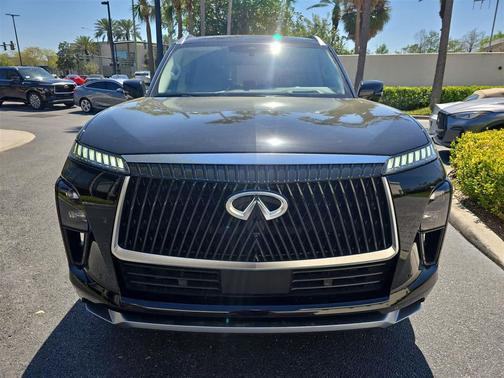 2025 INFINITI QX80 Luxe