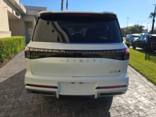 2025 INFINITI QX80 SENSORY AWD