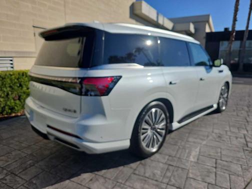 2025 INFINITI QX80 SENSORY AWD
