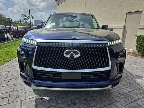 2025 INFINITI QX80 PURE