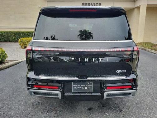 2025 INFINITI QX80 Luxe
