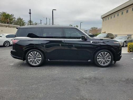 2025 INFINITI QX80 Luxe