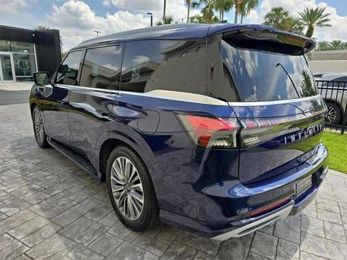 2025 INFINITI QX80 Luxe
