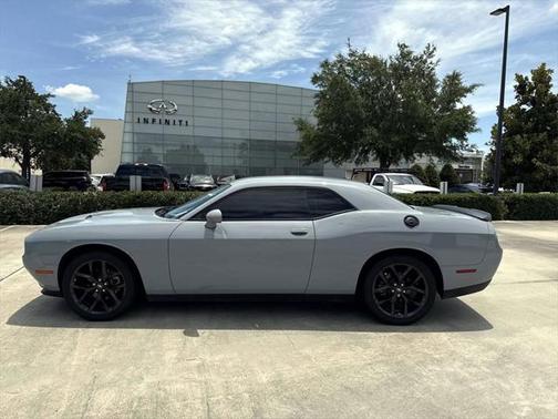 2022 Dodge Challenger SXT