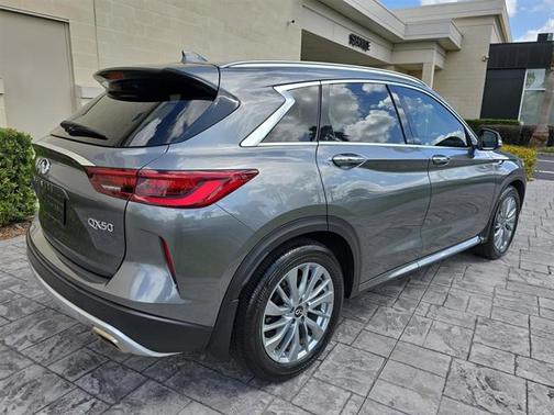 2024 INFINITI QX50 LUXE