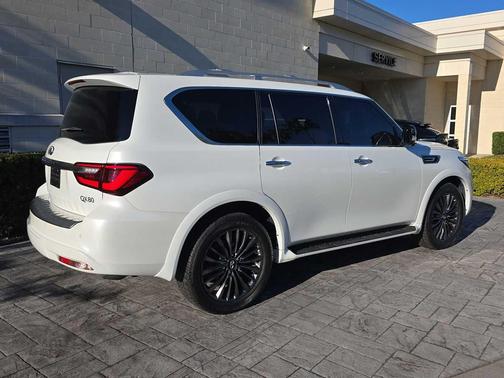 2024 INFINITI QX80 SENSORY AWD