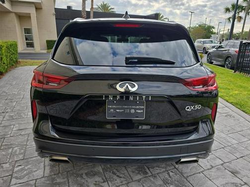 2022 INFINITI QX50 LUXE