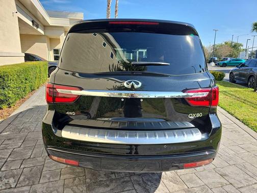 2024 INFINITI QX80 SENSORY AWD