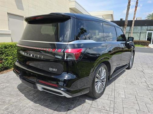 2025 INFINITI QX80 Luxe