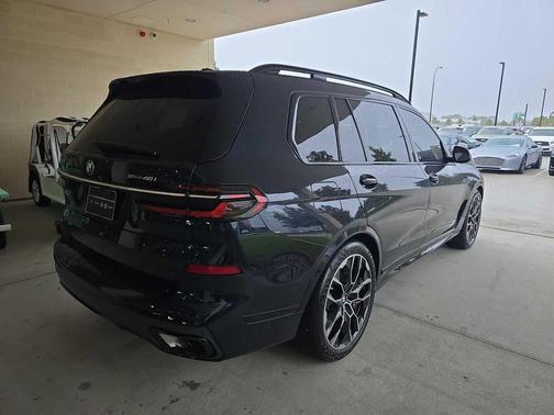 2023 BMW X7 xDrive40i