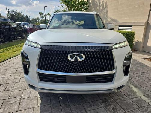 2026 INFINITI QX80 Luxe