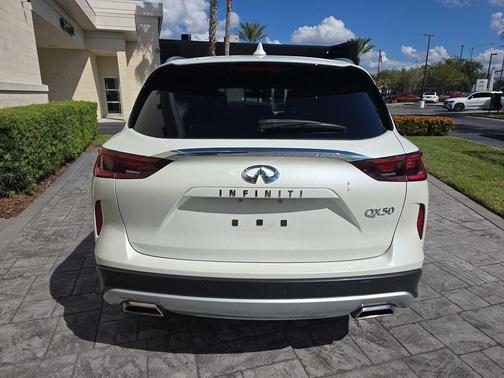 2022 INFINITI QX50 ESSENTIAL