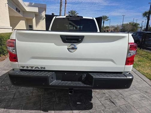 2022 Nissan Titan S