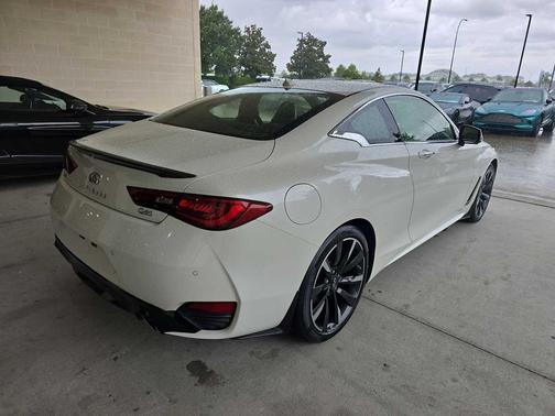 2022 INFINITI Q60 LUXE AWD