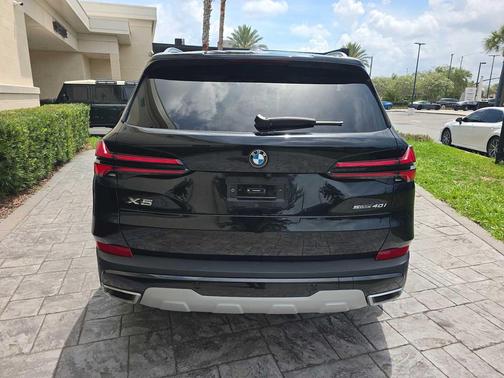 Black Sapphire Metallic 2025 BMW X5 sDrive40i