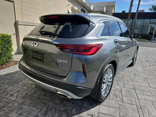 2023 INFINITI QX50 LUXE