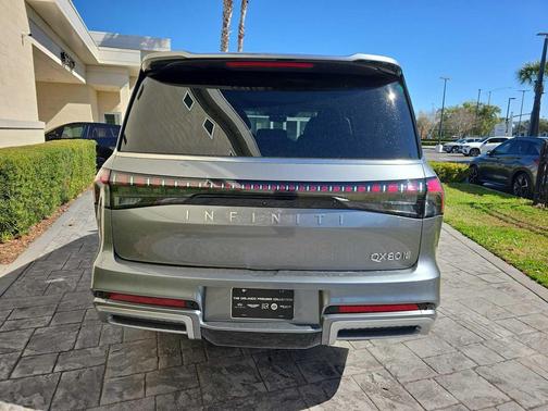 2025 INFINITI QX80 SENSORY AWD