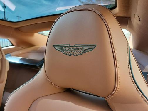 2025 Aston Martin Vanquish V12