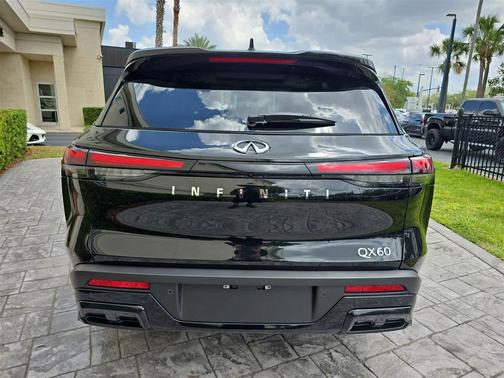 2025 INFINITI QX60 Luxe