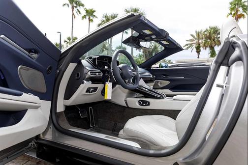2026 Aston Martin Vantage VANTAGE ROADSTER