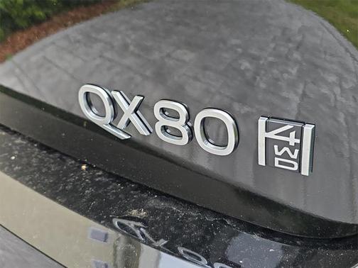 2025 INFINITI QX80 Luxe