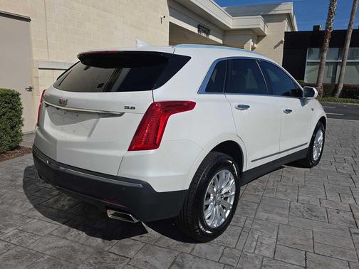 2017 Cadillac XT5 Base