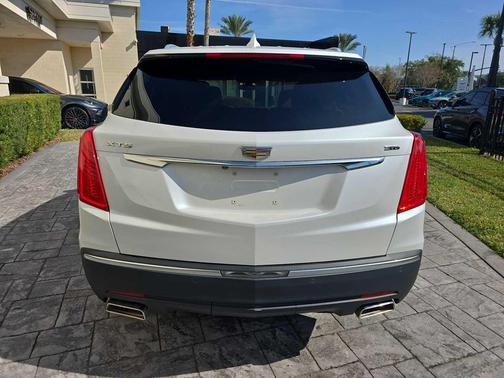 2017 Cadillac XT5 Base