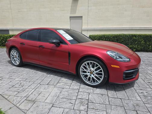 2023 Porsche Panamera 4