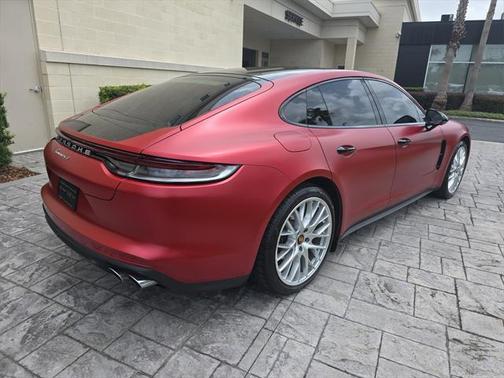 2023 Porsche Panamera 4