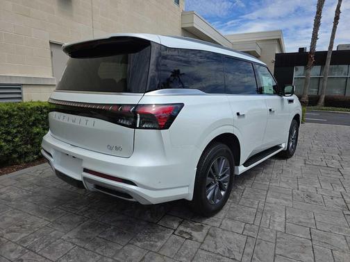 2026 INFINITI QX80 PURE