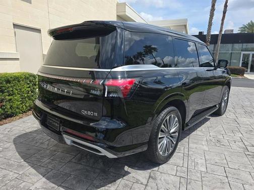2025 INFINITI QX80 Luxe