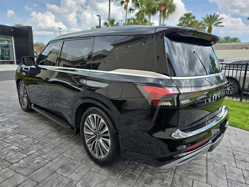 2025 INFINITI QX80 Luxe