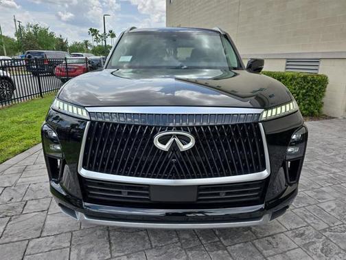 2025 INFINITI QX80 Luxe