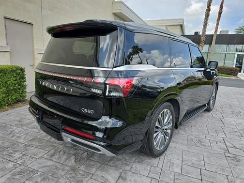 2025 INFINITI QX80 Luxe