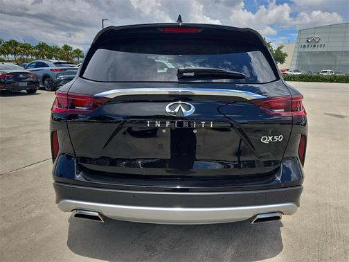 2023 INFINITI QX50 LUXE