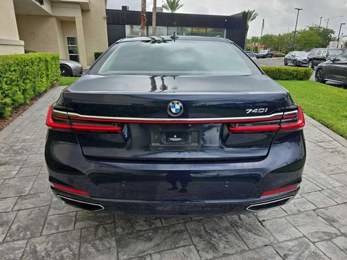 2020 BMW 740 740i