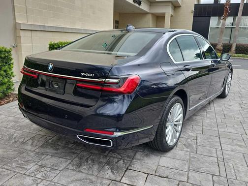 2020 BMW 740 740i