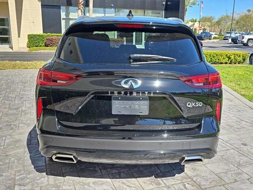 2022 INFINITI QX50 LUXE