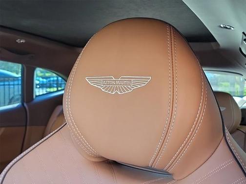 2025 Aston Martin DBX 707