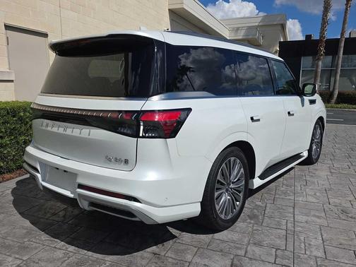 2025 INFINITI QX80 SENSORY AWD