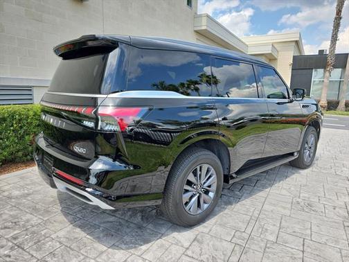 2025 INFINITI QX80 PURE