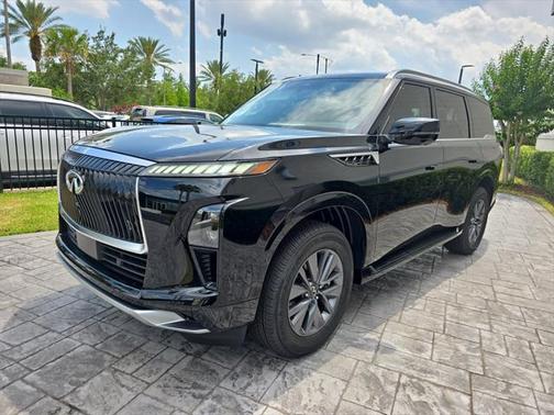 2025 INFINITI QX80 PURE