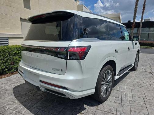 2025 INFINITI QX80 SENSORY AWD