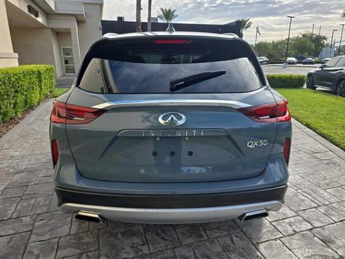 2022 INFINITI QX50 LUXE