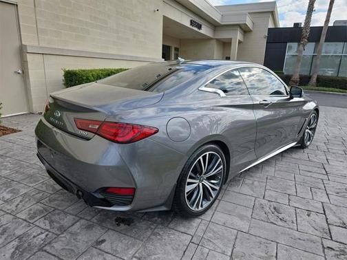 2022 INFINITI Q60 LUXE