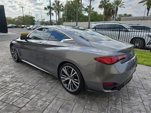 2022 INFINITI Q60 LUXE