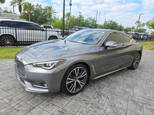 2022 INFINITI Q60 LUXE