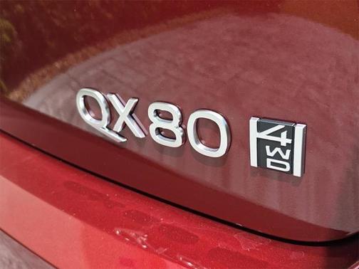 2025 INFINITI QX80 Luxe