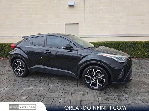 2022 Toyota C-HR XLE