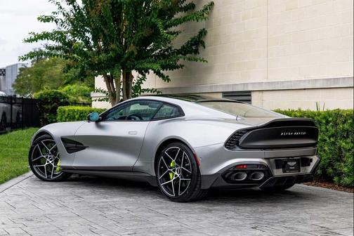 2025 Aston Martin Vanquish V12